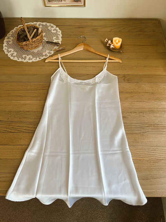 Precious White Nightgown (M)
