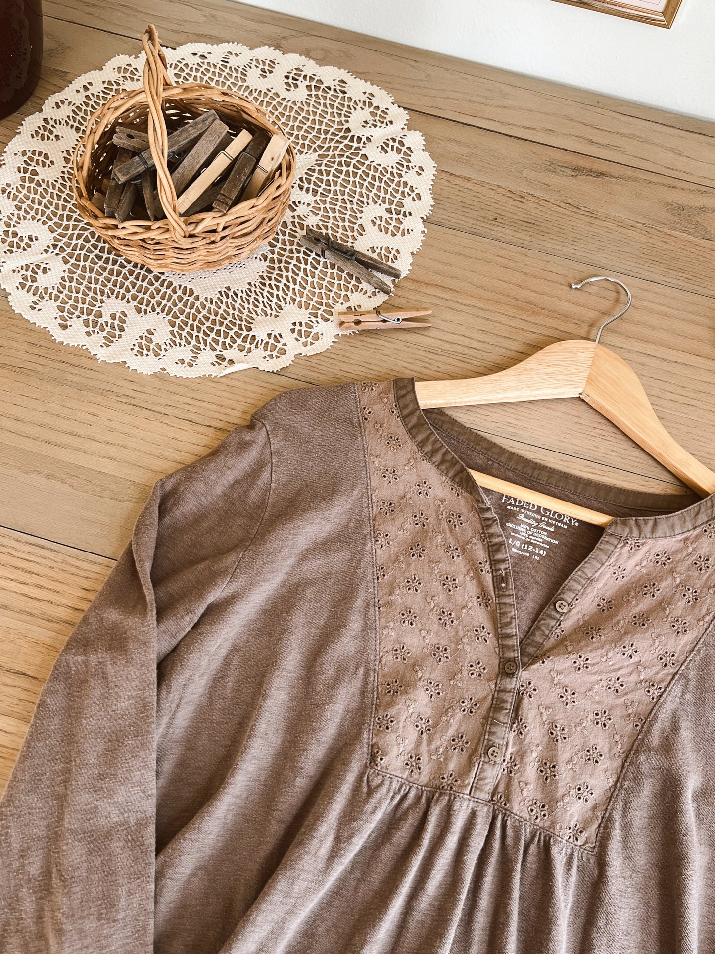 Dainty Brown Blouse (L 12-14)